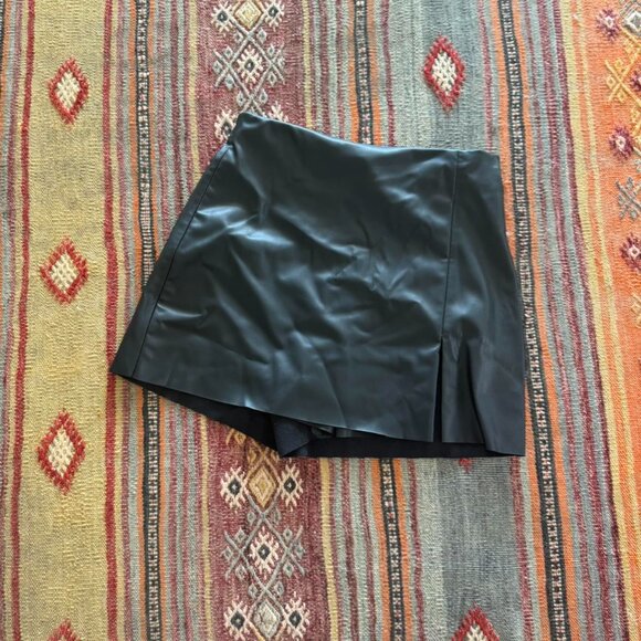 Zara Dresses & Skirts - Zara Women's Black Skirt